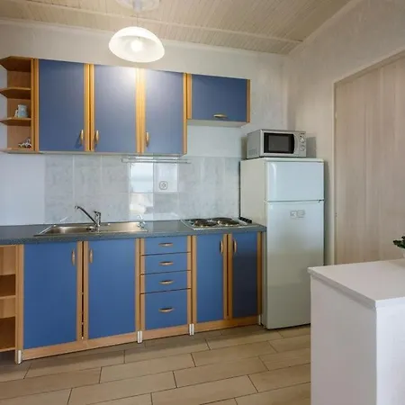 Apartment In With Sea View, Terrace, Air Conditioning, Wi-fi *