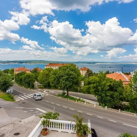 In With Sea View, Terrace, Air Conditioning, Wi-fi Apartment