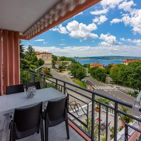 In With Sea View, Terrace, Air Conditioning, Wi-fi * Crikvenica