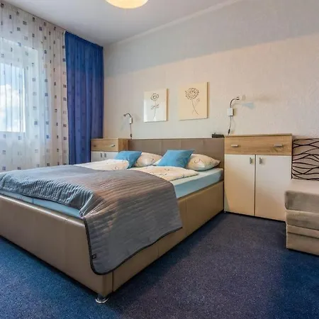 Apartment In With Sea View, Terrace, Air Conditioning, Wi-fi *