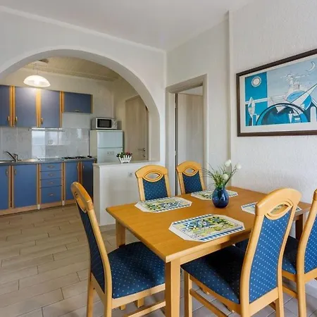 In With Sea View, Terrace, Air Conditioning, Wi-fi Apartment Crikvenica