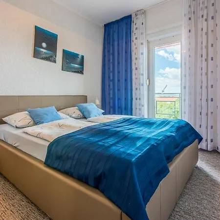 In With Sea View, Terrace, Air Conditioning, Wi-fi Crikvenica