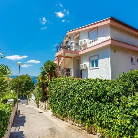 In With Sea View, Terrace, Air Conditioning, Wi-fi