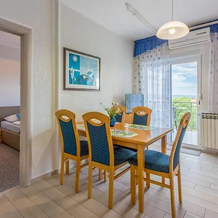 In With Sea View, Terrace, Air Conditioning, Wi-fi Apartment Crikvenica