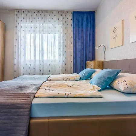 In With Sea View, Terrace, Air Conditioning, Wi-fi *