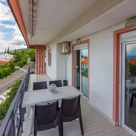 Apartment In With Sea View, Terrace, Air Conditioning, Wi-fi