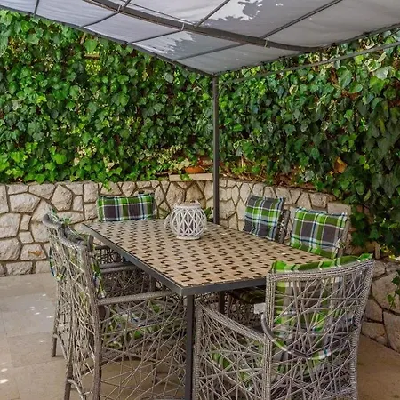 In With Sea View, Terrace, Air Conditioning, Wi-fi *